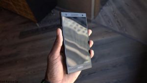 Smartphone Hydrogen One điện thoại đến từ tương lai hình 3 smartphone-hydrogen-one-dien-thoai-den-tu-tuong-lai-hinh-3