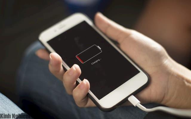 Thủ thuật sửa lỗi iPhone tự tắt nguồn, sập nguồn thành công hình 1 Thủ thuật sửa lỗi iPhone tự tắt nguồn, sập nguồn thành công hình 1
