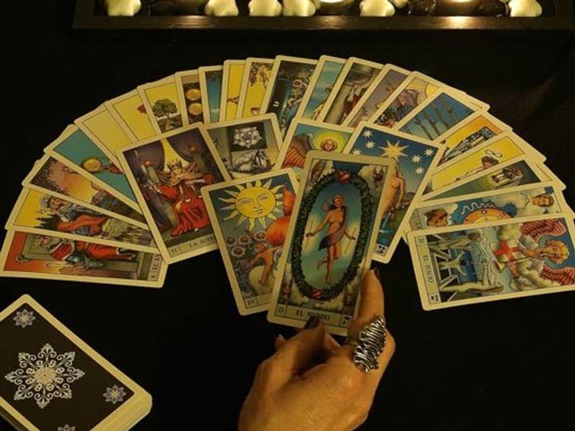 Bói bài Tarot là gì