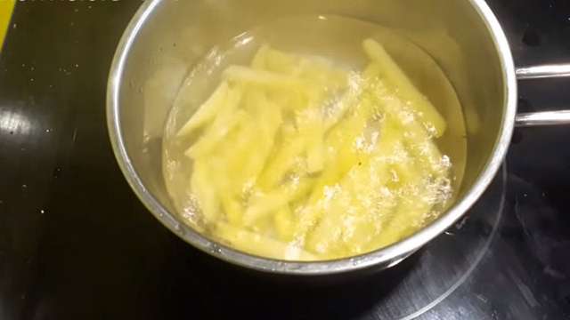 Cách làm khoai tây chiên bơ tỏi